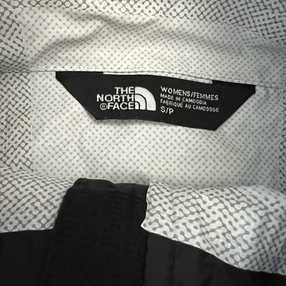 The North Face Women's Alta Vista Rain Jacket - Picture 3 of 3